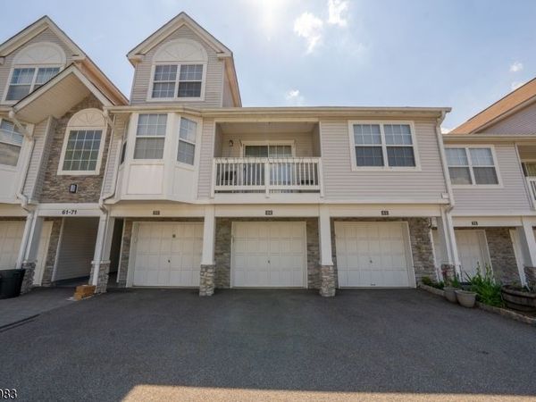 69 Autumn Ct, Roxbury, NJ 07852