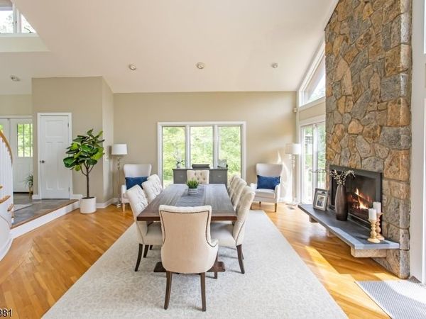32 E Main St, Mendham, NJ 07960
