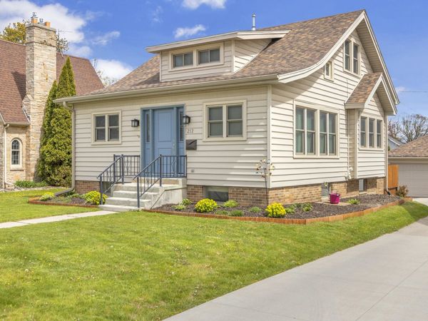 212 Fond du Lac Ave, Sheboygan Falls, WI 53085