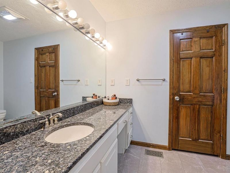 6888 Edwardsville Road, Harlan Twp, OH 45107 Photo 17