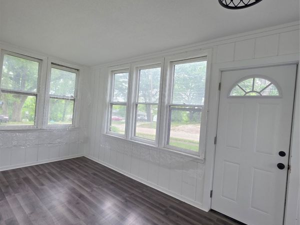 329 E Creston Avenue, Des Moines, IA 50315