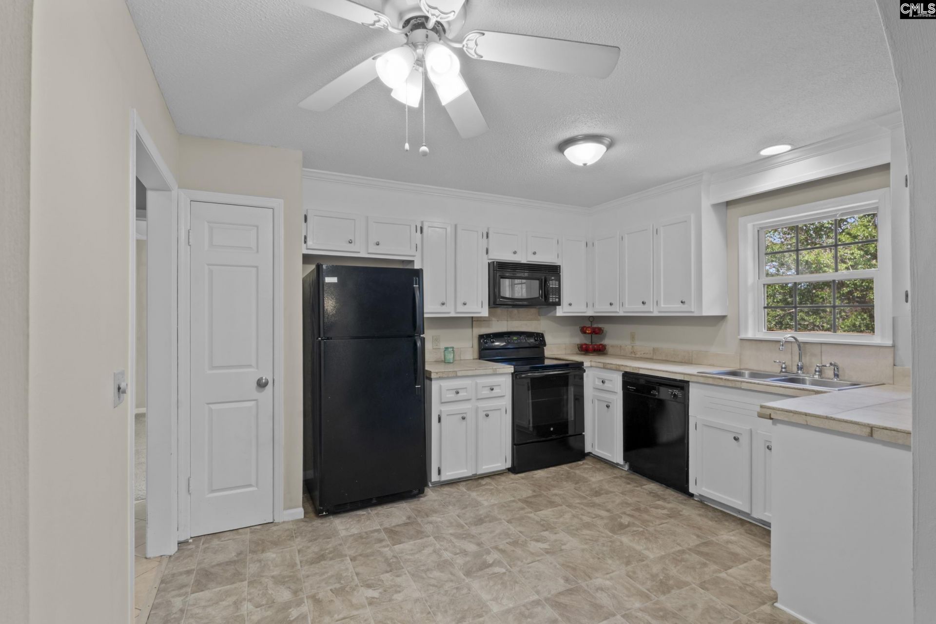 1015 Starcrest Road  Photo 7