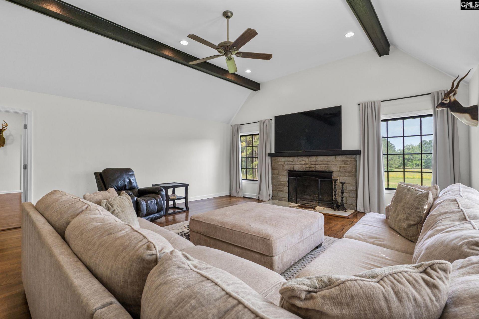 213 Tombfield Road Photo 13