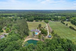 213 Tombfield Road photo 4
