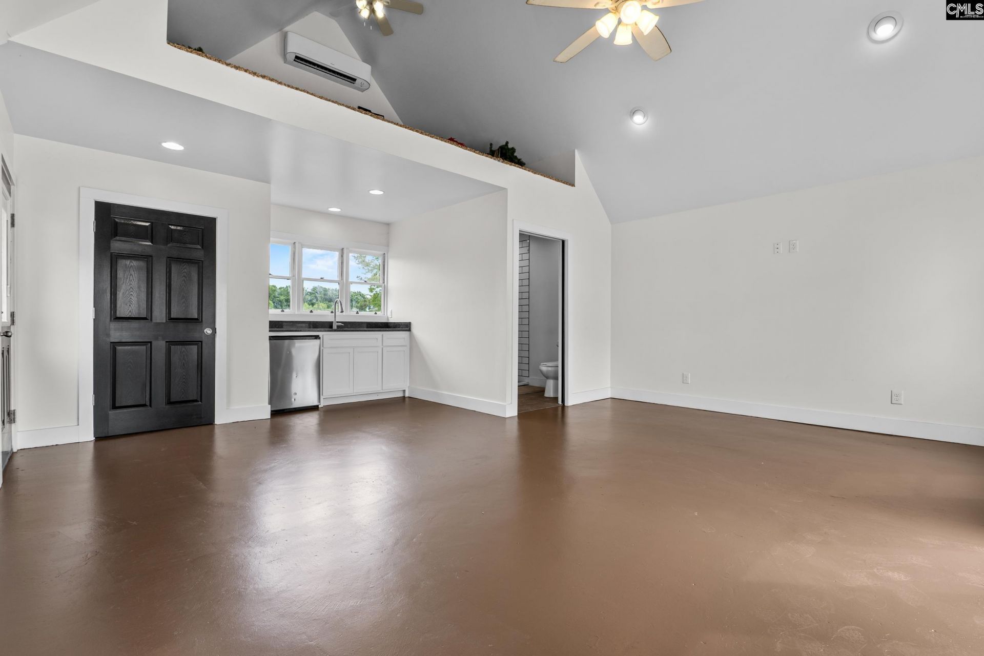 213 Tombfield Road Photo 47