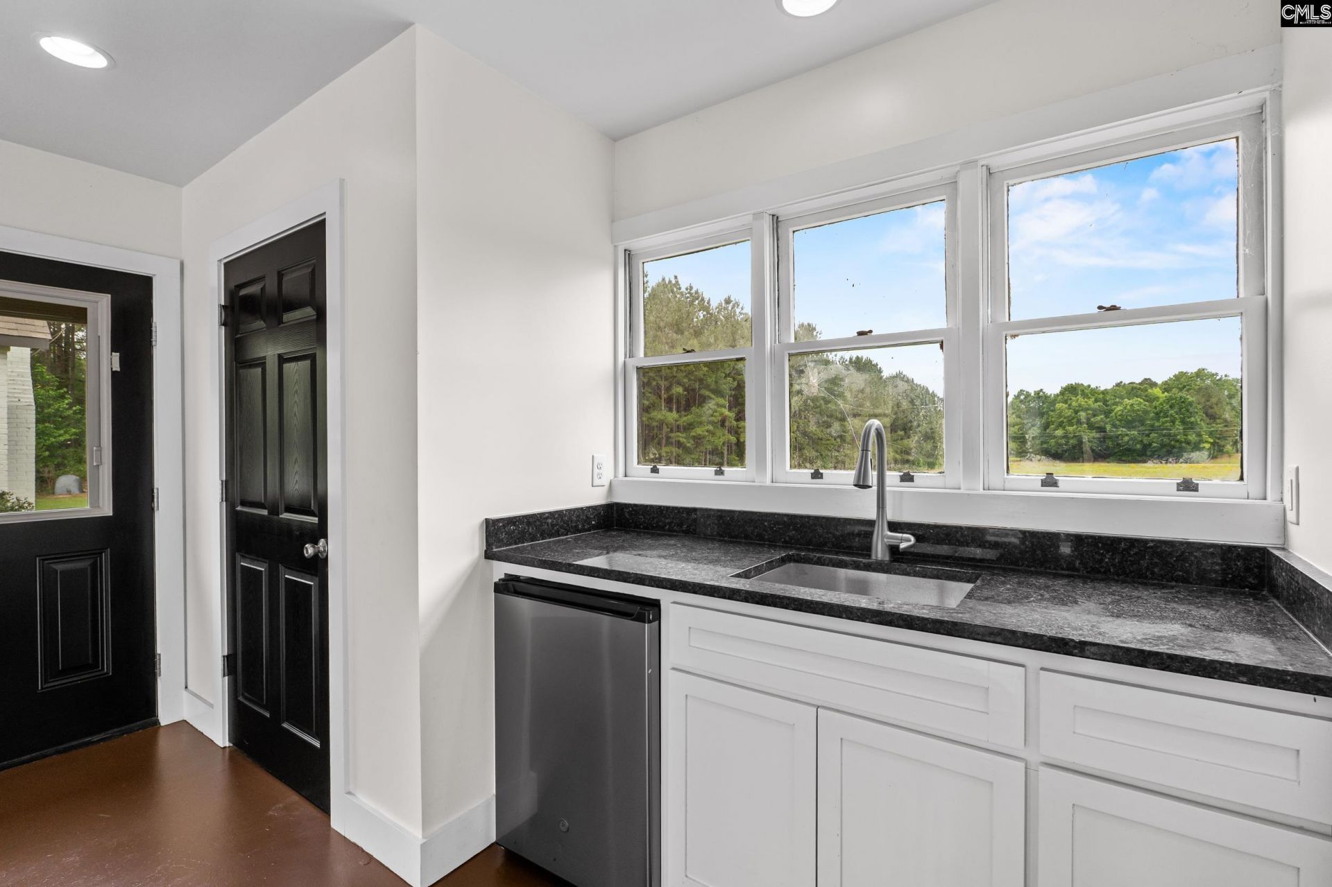 213 Tombfield Road Photo 48