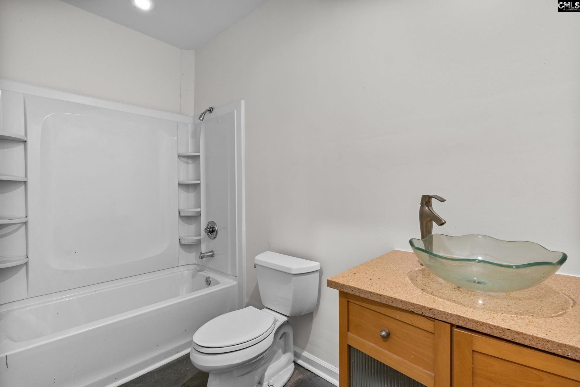 213 Tombfield Road Photo 56