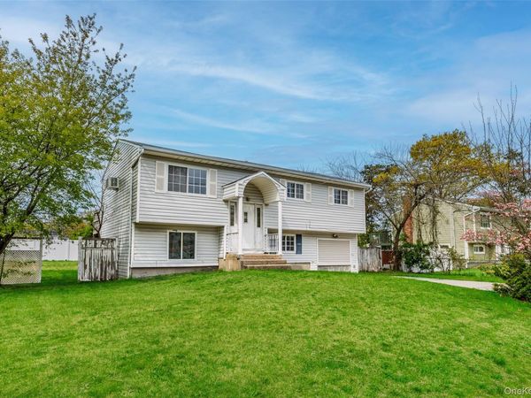 19 Liberty Avenue , Selden, NY 11784
