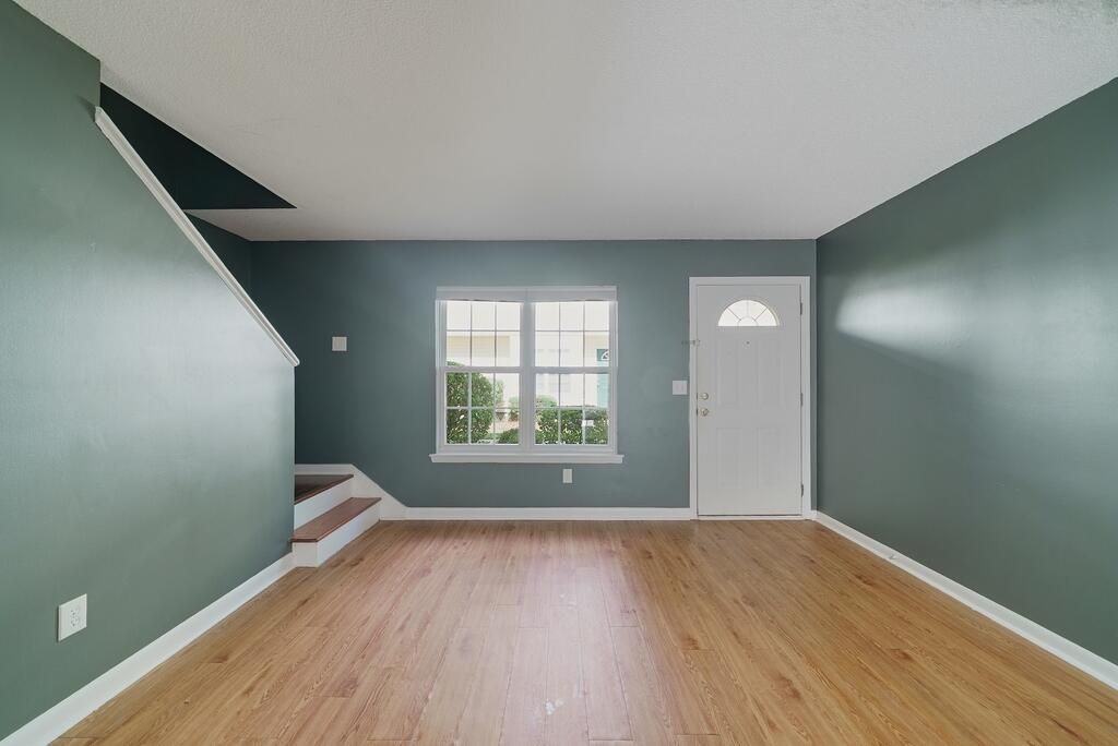 1423 Ashley River Road Photo 9