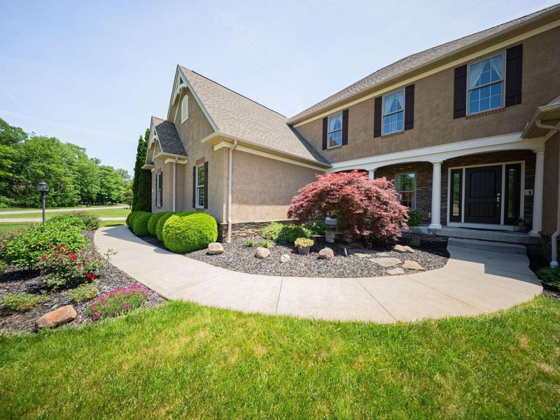 16725 Raintree Drive, Marysville, OH 43040 Photo 2