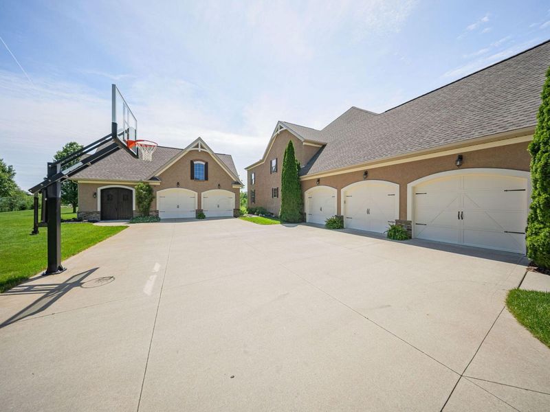 16725 Raintree Drive, Marysville, OH 43040 Photo 4