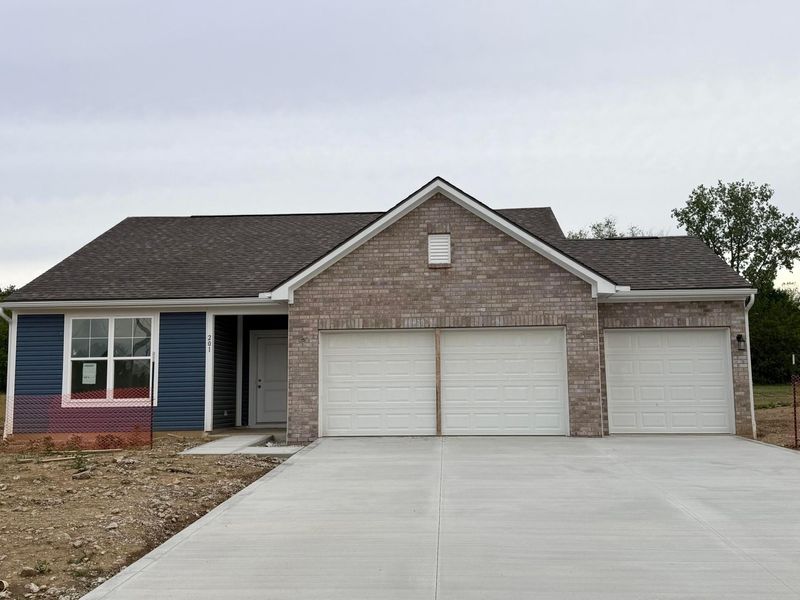 201 Maddoxx Drive, London, OH 43140 Photo 1