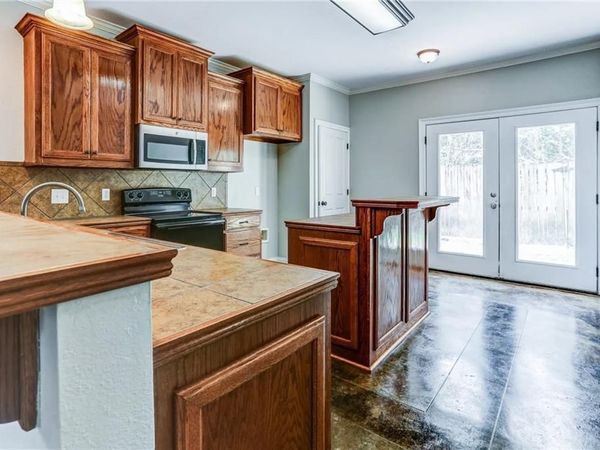 12318 VILLAGE MAISON Drive , Walker, LA 70785
