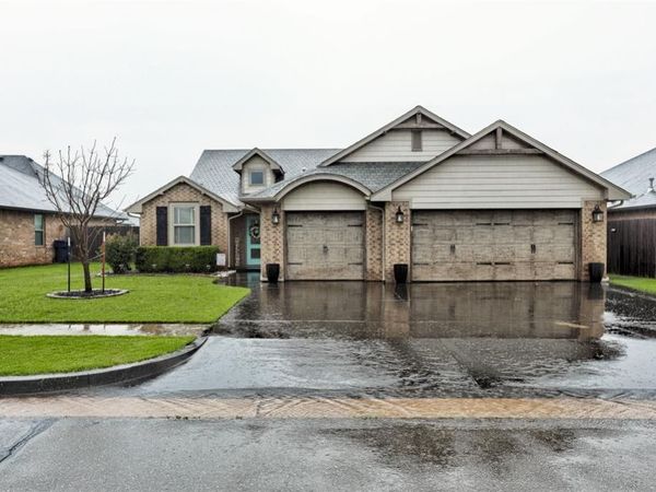 16709 Monroe Drive, Edmond, OK 73012