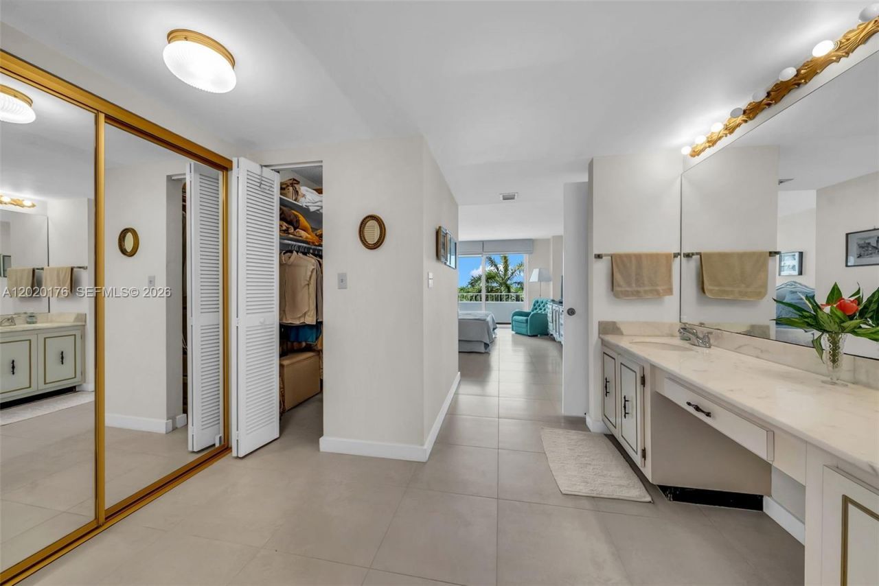 199 Ocean Lane Dr , Unit 512, Key Biscayne, FL 33149 Photo