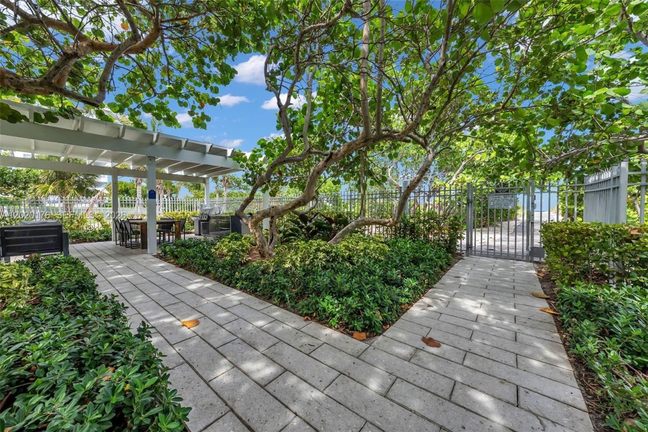 199 Ocean Lane Dr , Unit 512, Key Biscayne, FL 33149 Photo