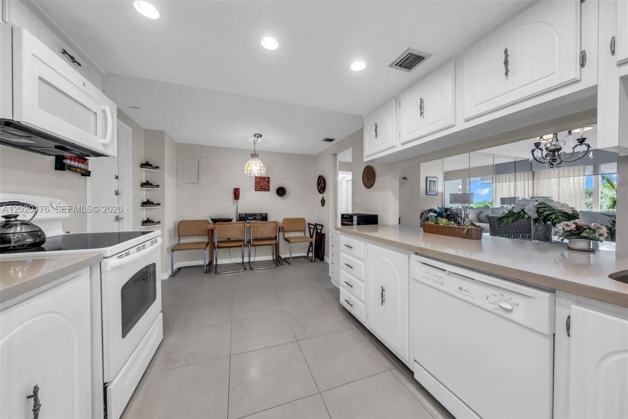 199 Ocean Lane Dr , Unit 512, Key Biscayne, FL 33149 Photo