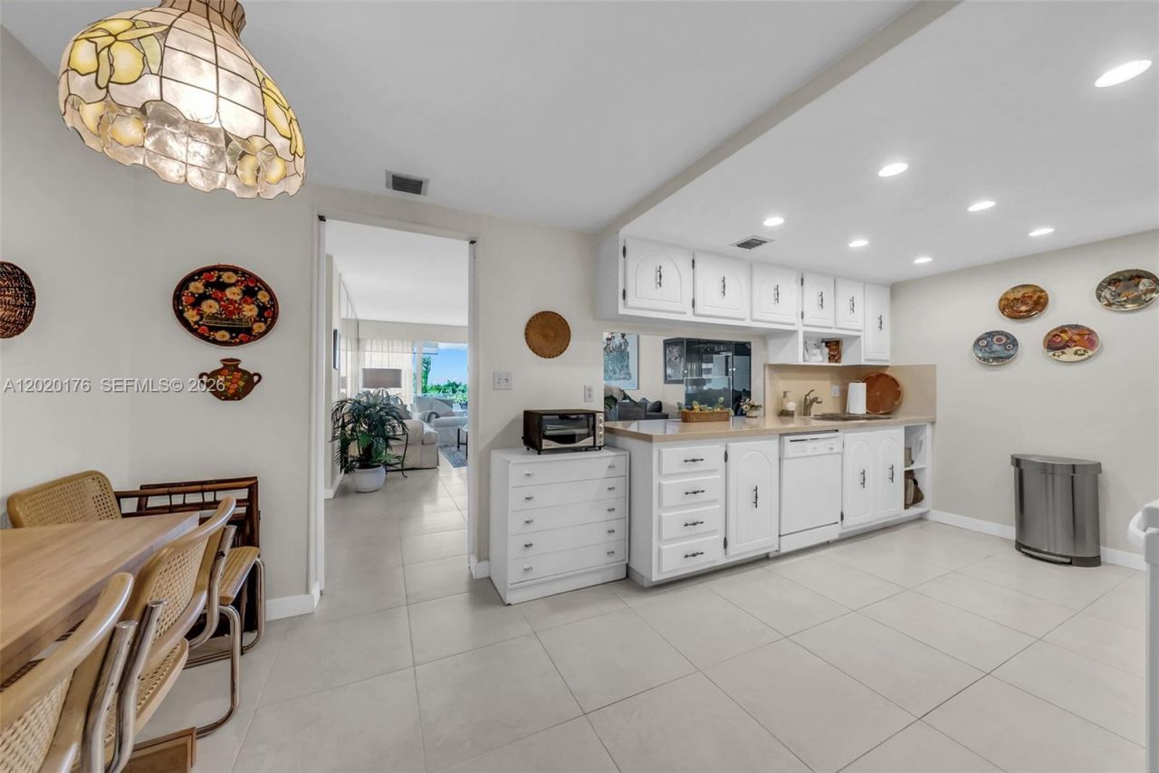 199 Ocean Lane Dr , Unit 512, Key Biscayne, FL 33149 Photo