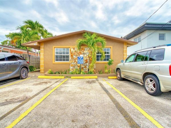 129 SE 4th Ave , Unit 1, Hallandale Beach, FL 33009