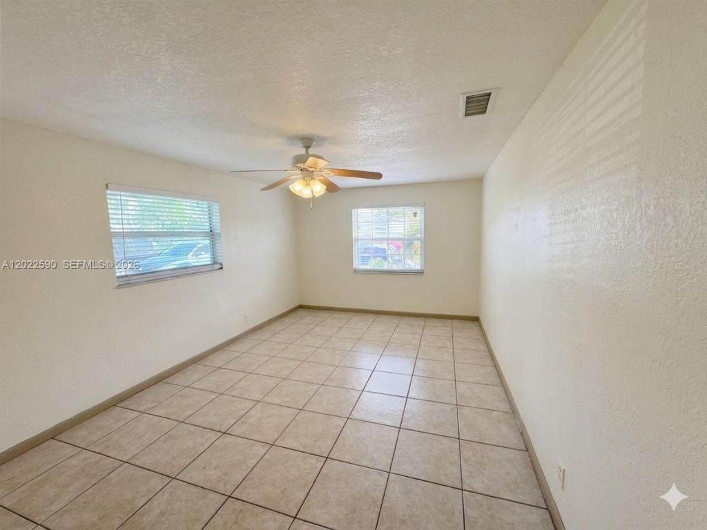 129 SE 4th Ave , Unit 1, Hallandale Beach, FL 33009 Photo