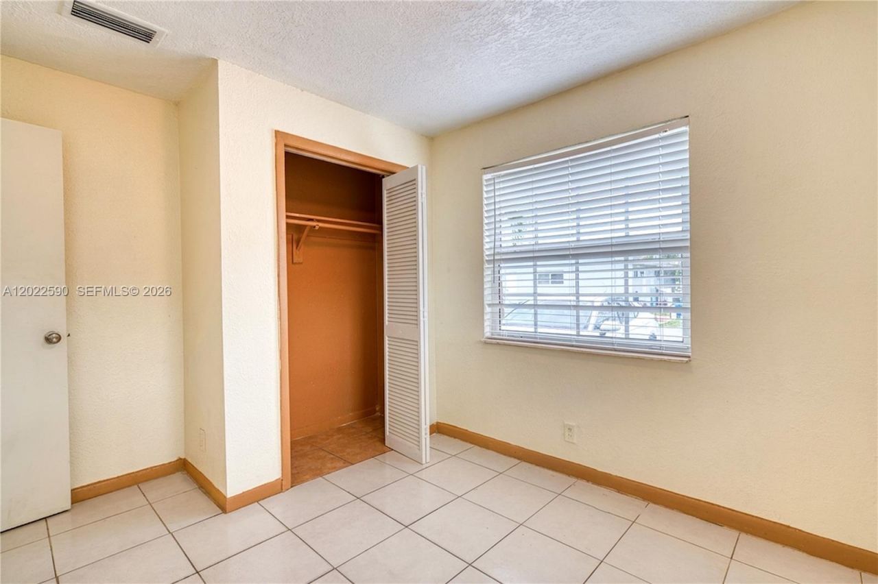 129 SE 4th Ave , Unit 1, Hallandale Beach, FL 33009 Photo