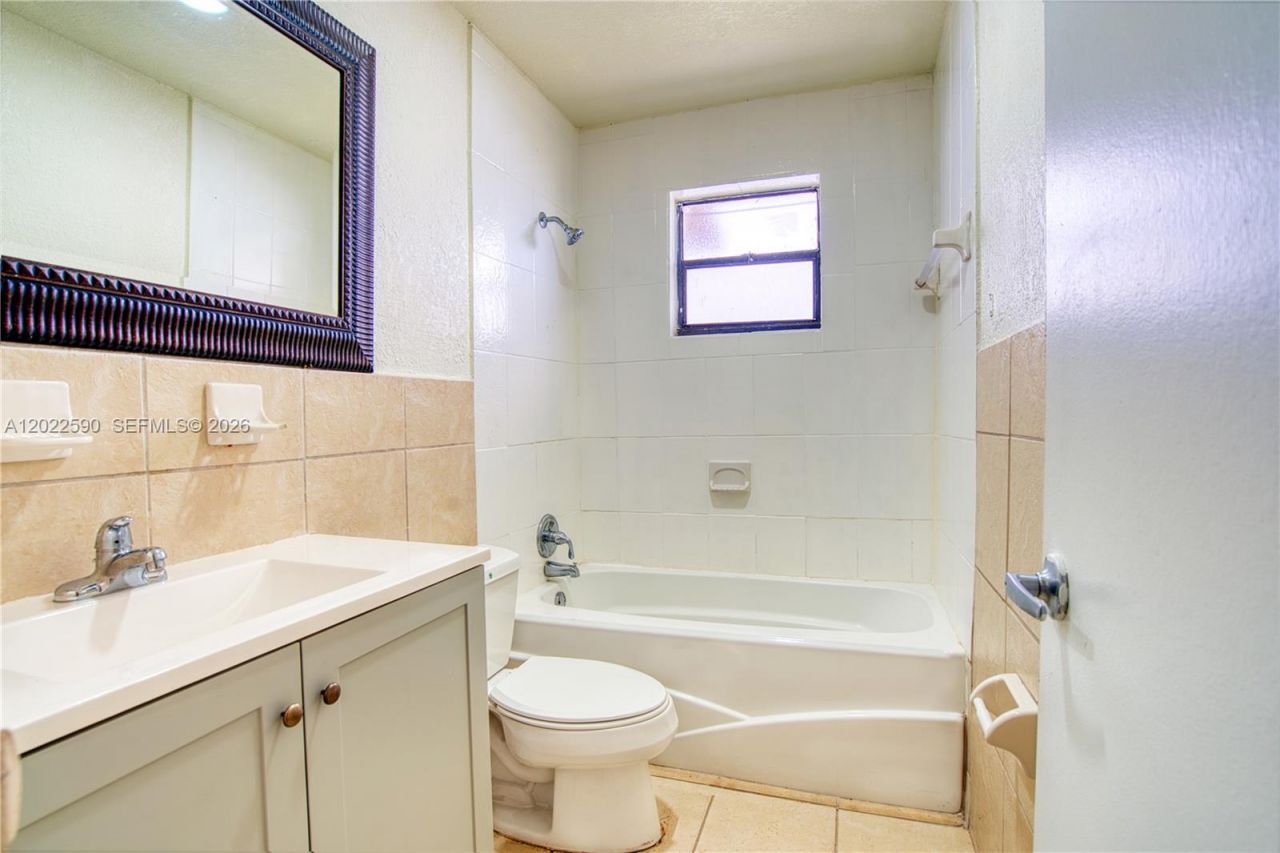 129 SE 4th Ave , Unit 1, Hallandale Beach, FL 33009 Photo