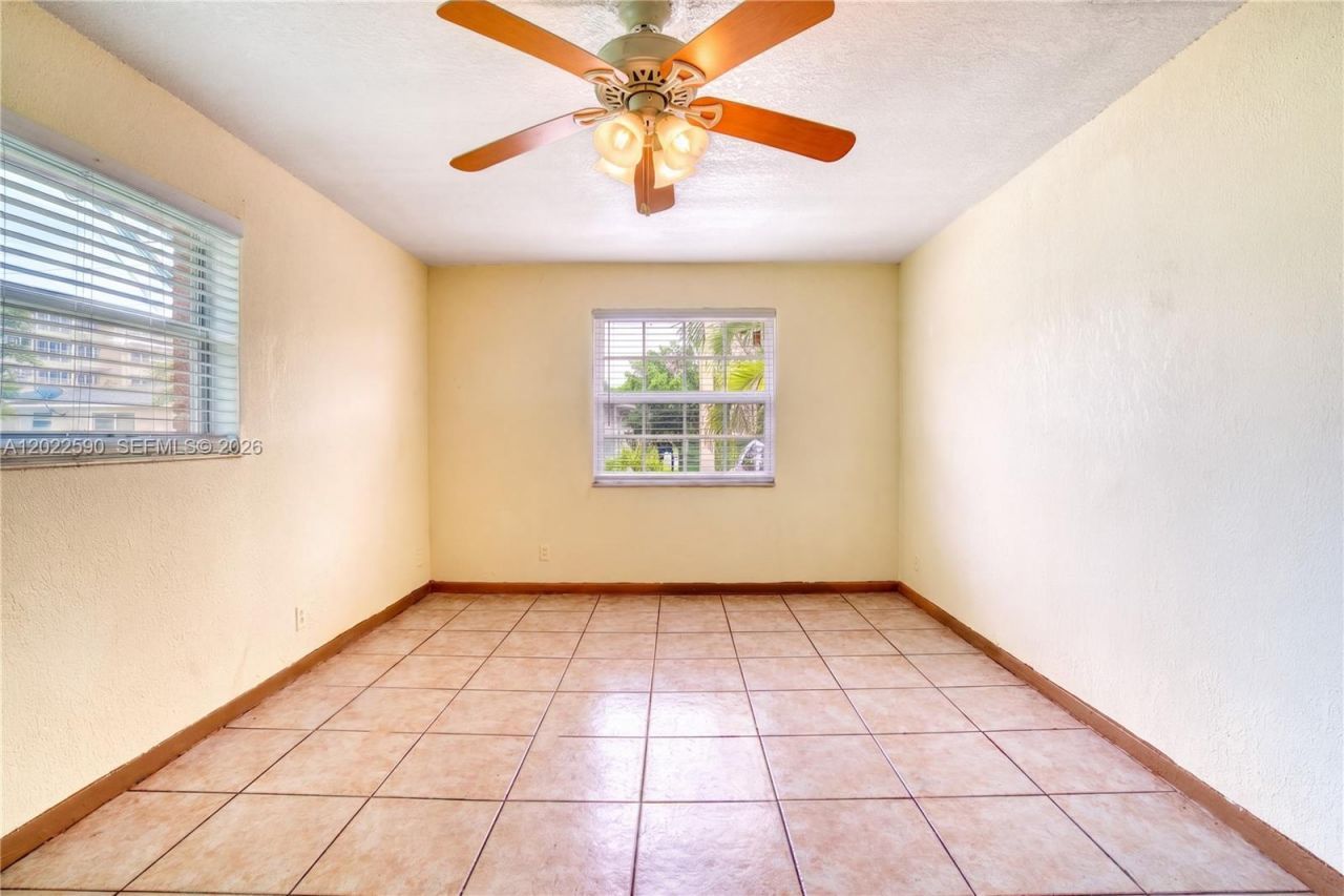 129 SE 4th Ave , Unit 1, Hallandale Beach, FL 33009 Photo