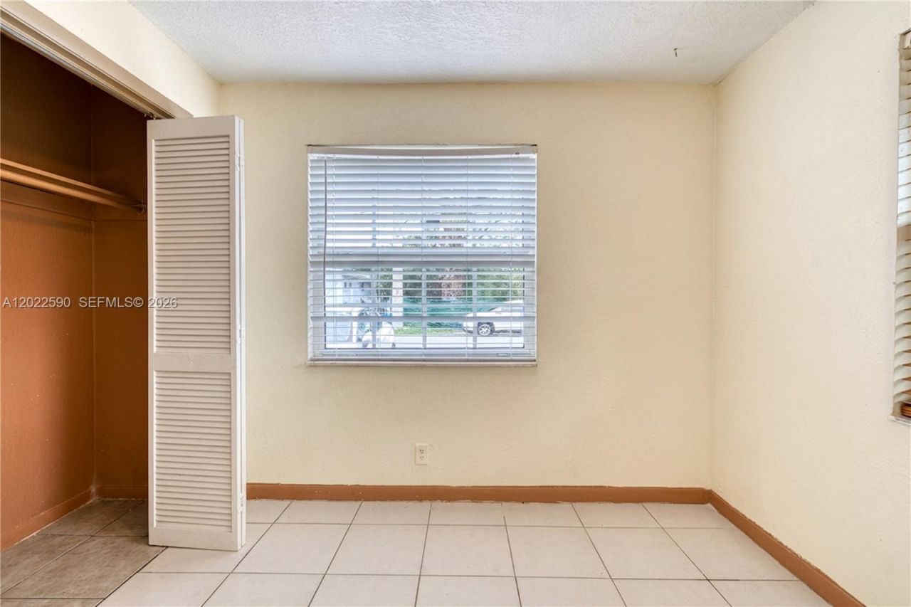 129 SE 4th Ave , Unit 1, Hallandale Beach, FL 33009 Photo
