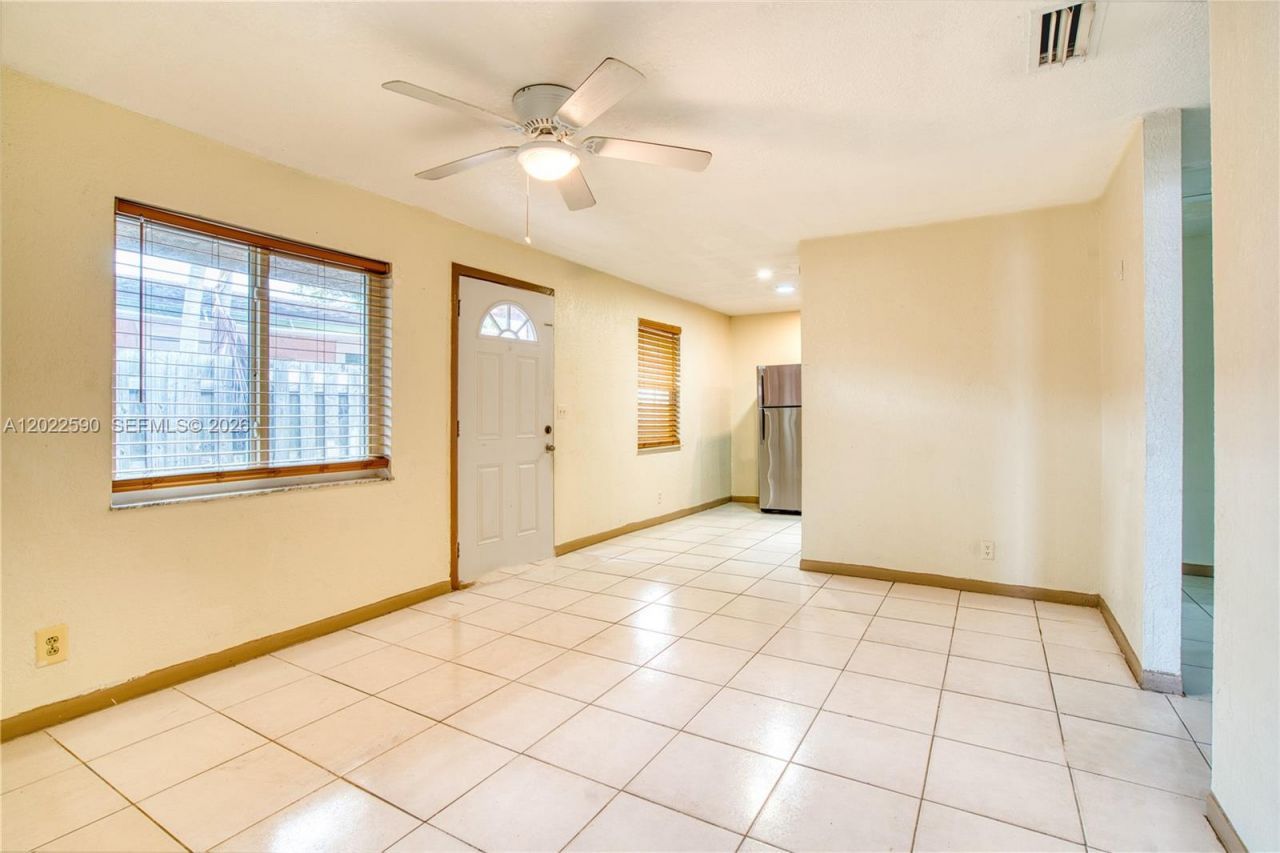 129 SE 4th Ave , Unit 1, Hallandale Beach, FL 33009 Photo