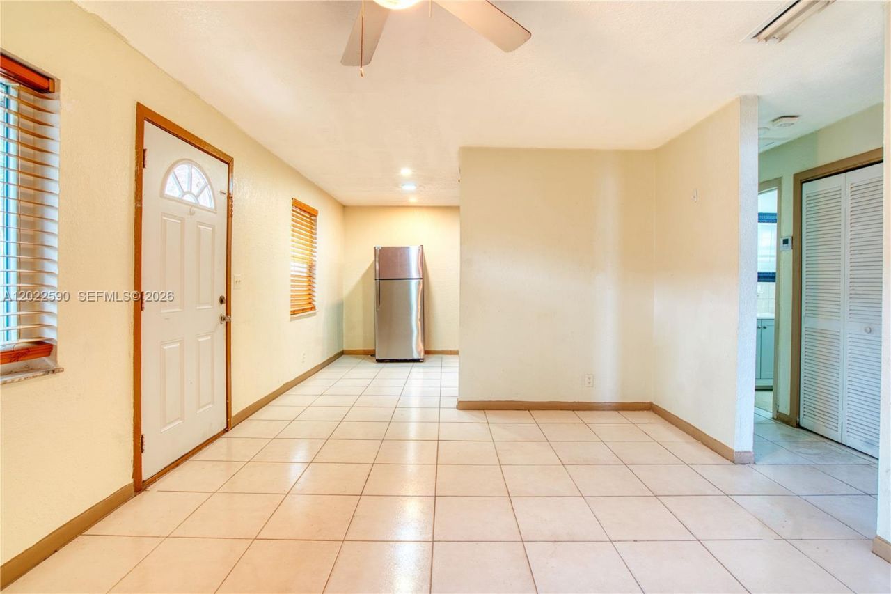129 SE 4th Ave , Unit 1, Hallandale Beach, FL 33009 Photo