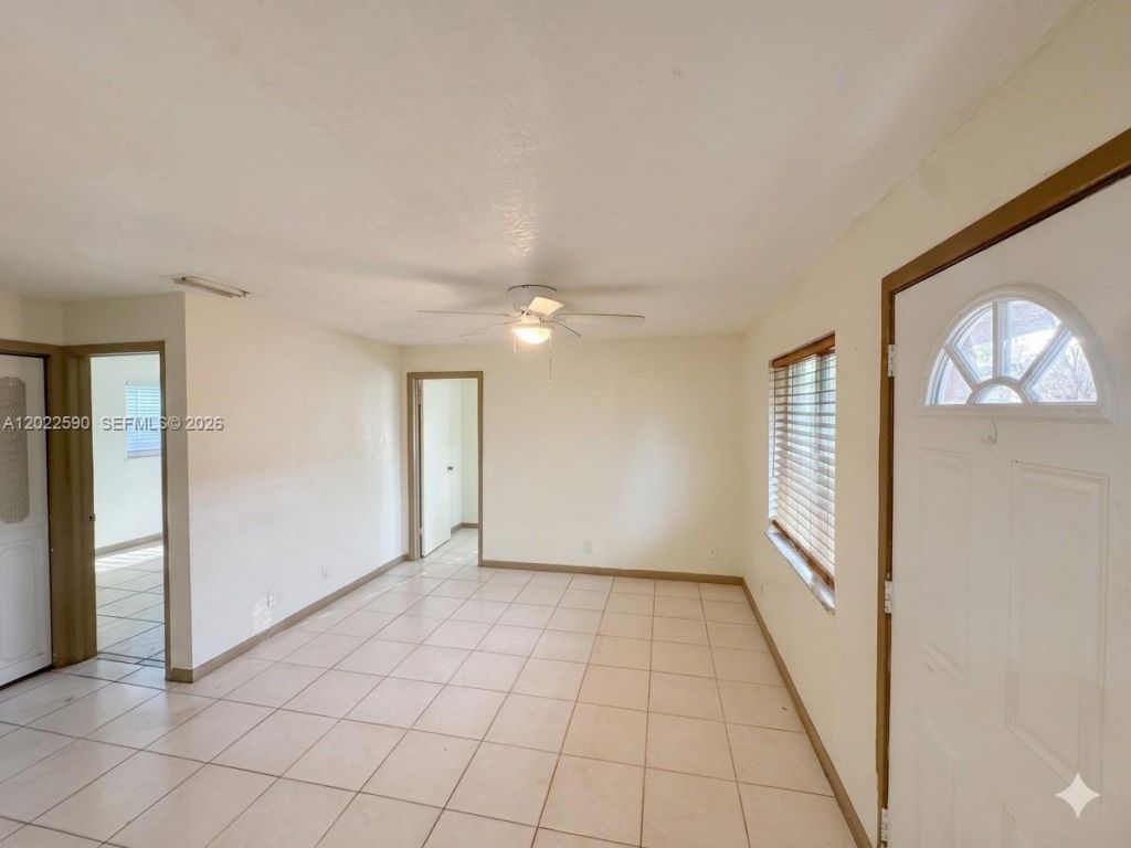129 SE 4th Ave , Unit 1, Hallandale Beach, FL 33009 Photo