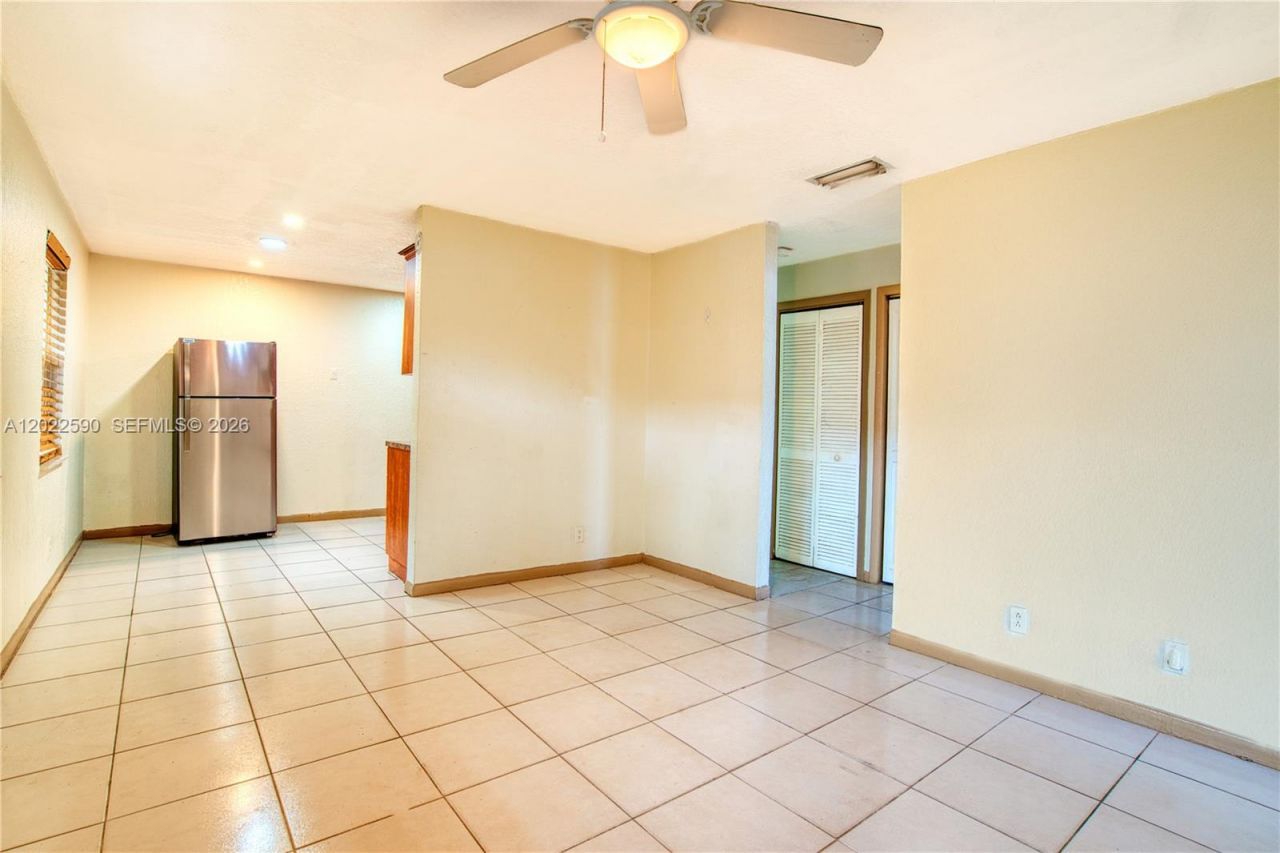 129 SE 4th Ave , Unit 1, Hallandale Beach, FL 33009 Photo
