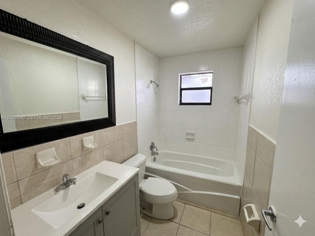 129 SE 4th Ave , Unit 1, Hallandale Beach, FL 33009 Photo