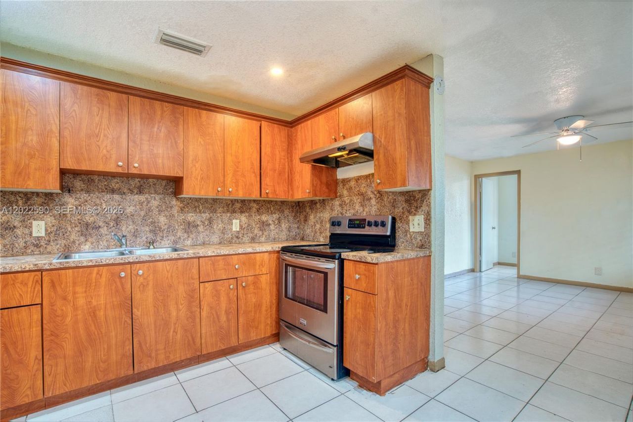 129 SE 4th Ave , Unit 1, Hallandale Beach, FL 33009 Photo