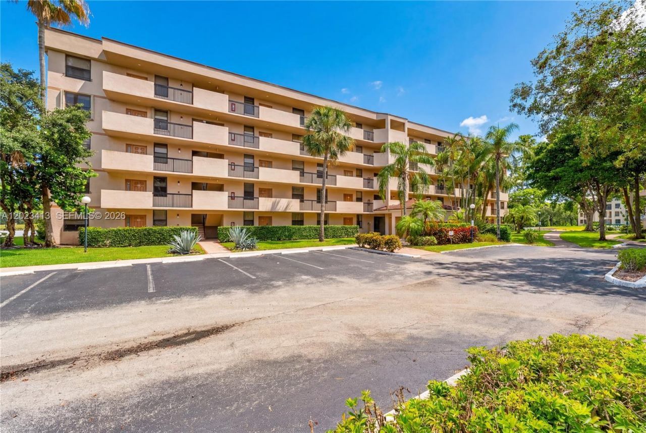 2768 S Carambola Cir S, Unit 206, Coconut Creek, FL 33066 Photo