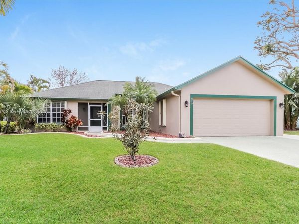 820 SW Dalton Ave , Port St. Lucie, FL 34953