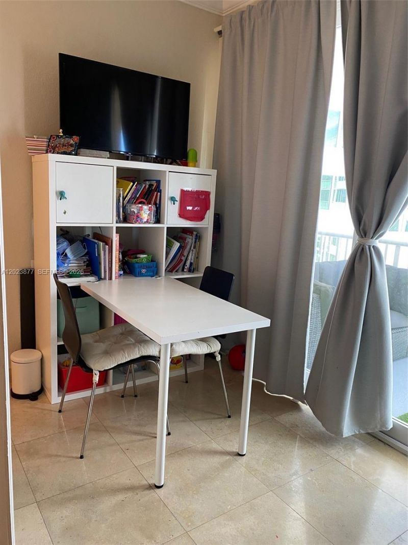 5401 Collins Ave , Unit 339, Miami Beach, FL 33140 Photo