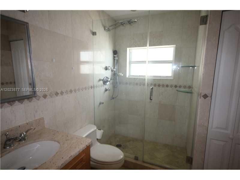 5401 Collins Ave , Unit 339, Miami Beach, FL 33140 Photo