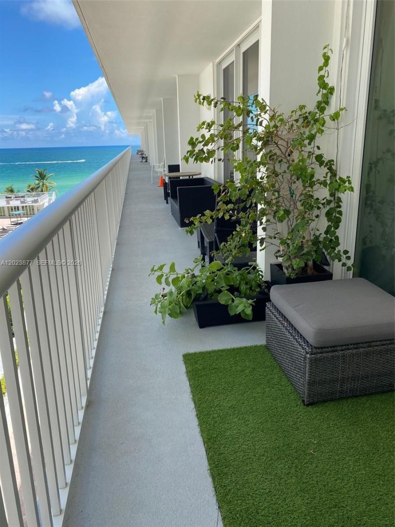 5401 Collins Ave , Unit 339, Miami Beach, FL 33140 Photo