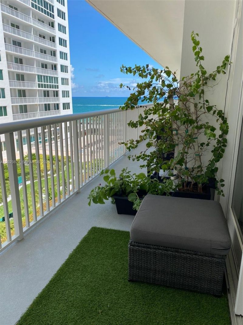 5401 Collins Ave , Unit 339, Miami Beach, FL 33140 Photo