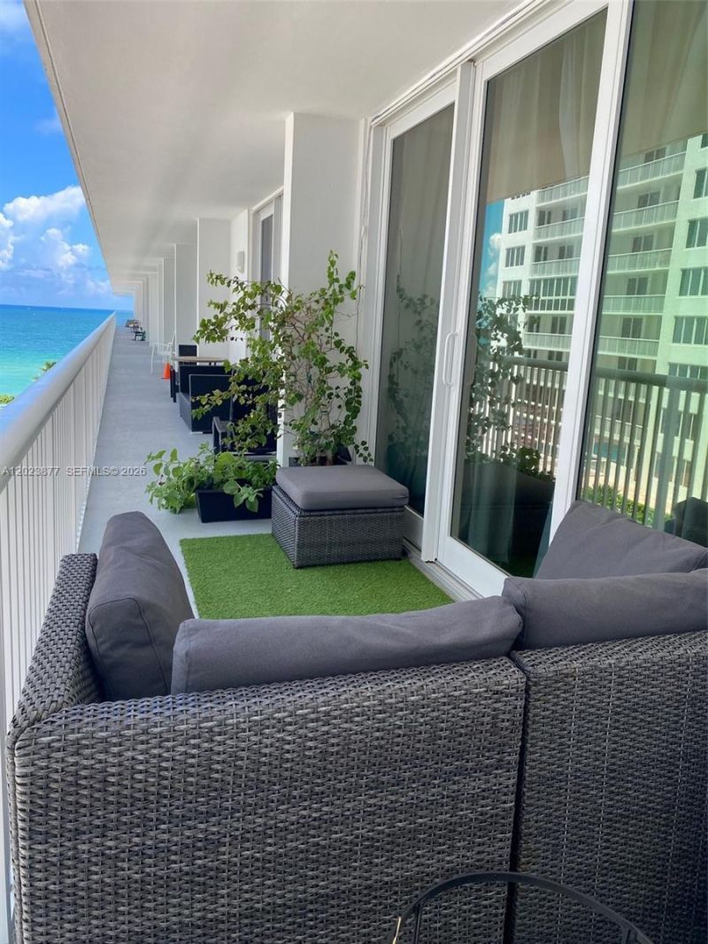 5401 Collins Ave , Unit 339, Miami Beach, FL 33140 Photo