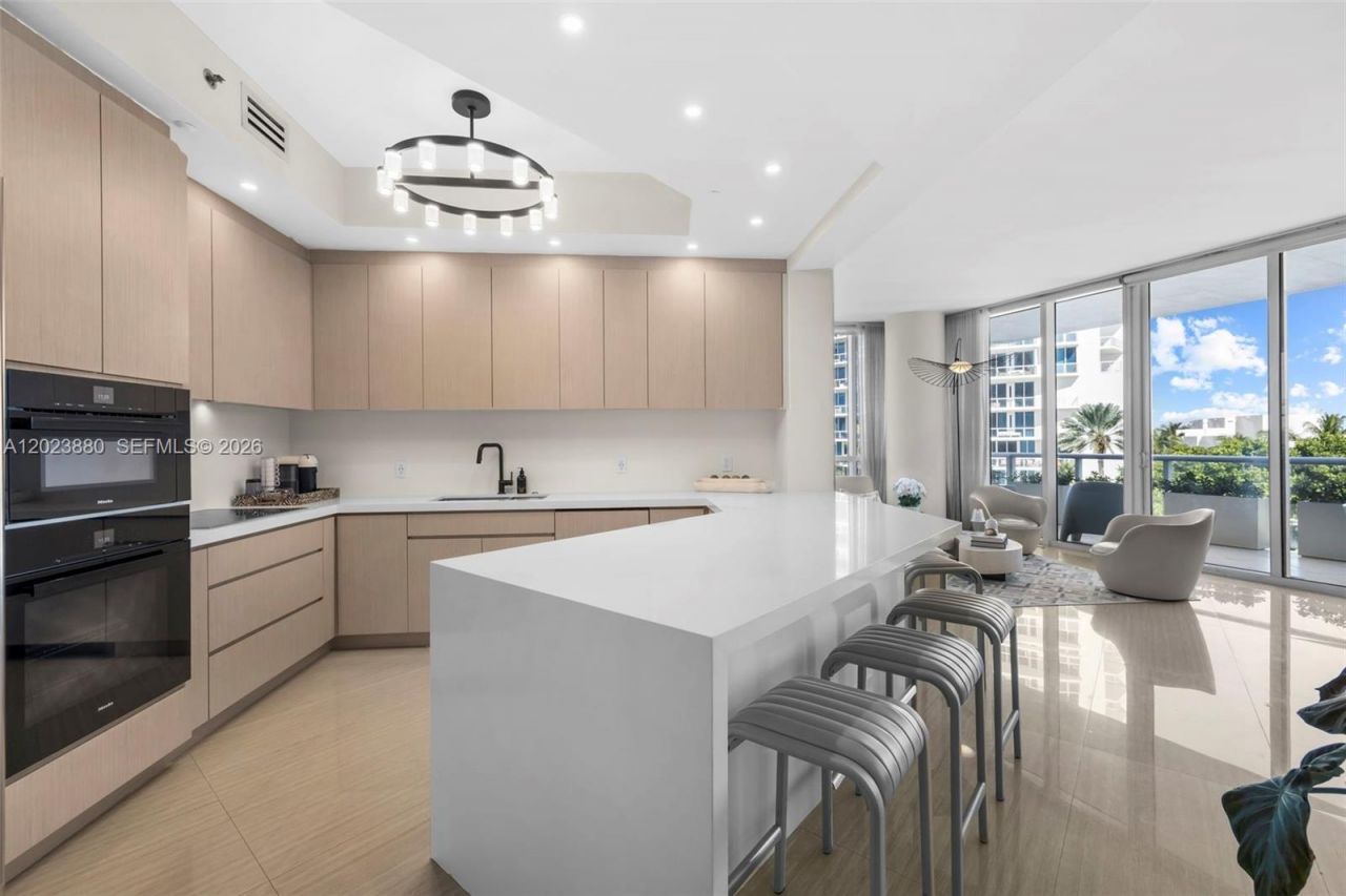 100 S Pointe Dr , Unit 509, Miami Beach, FL 33139 Photo