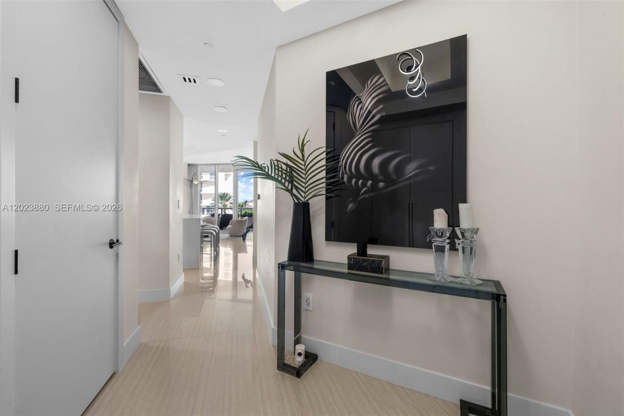 100 S Pointe Dr , Unit 509, Miami Beach, FL 33139 Photo