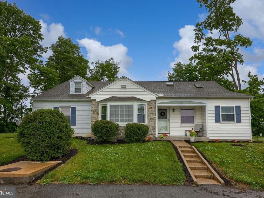 145 Weaver Road, Lancaster, PA 17603 Main Photo