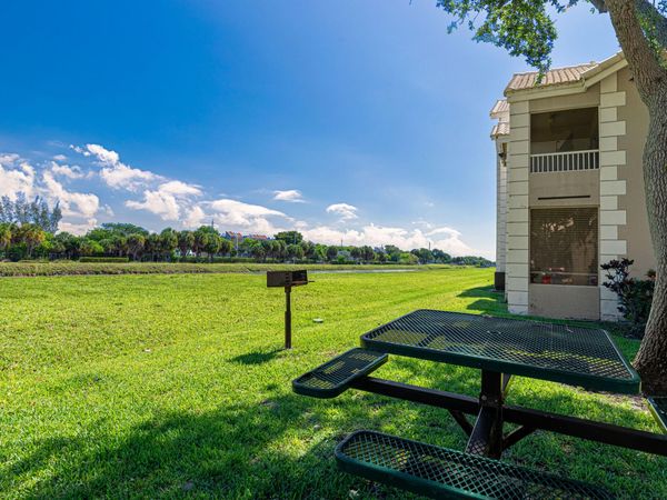 2871 N Oakland Forest Drive, Unit 210, Oakland Park, FL 33309