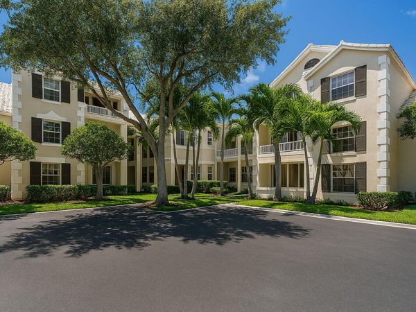 2871 N Oakland Forest Drive, Unit 210, Oakland Park, FL 33309