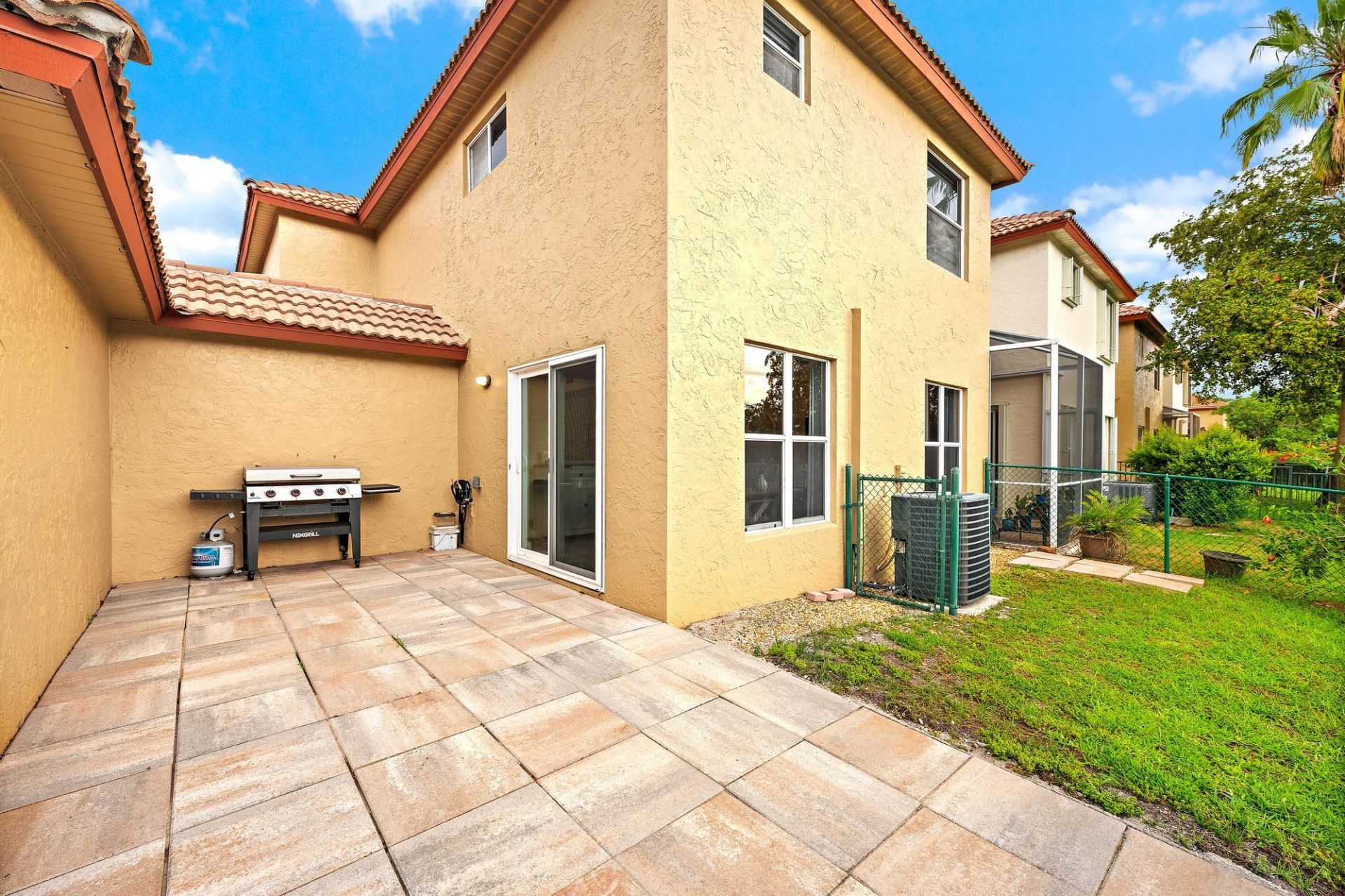 1088 Via Jardin, Riviera Beach, FL 33418 Photo