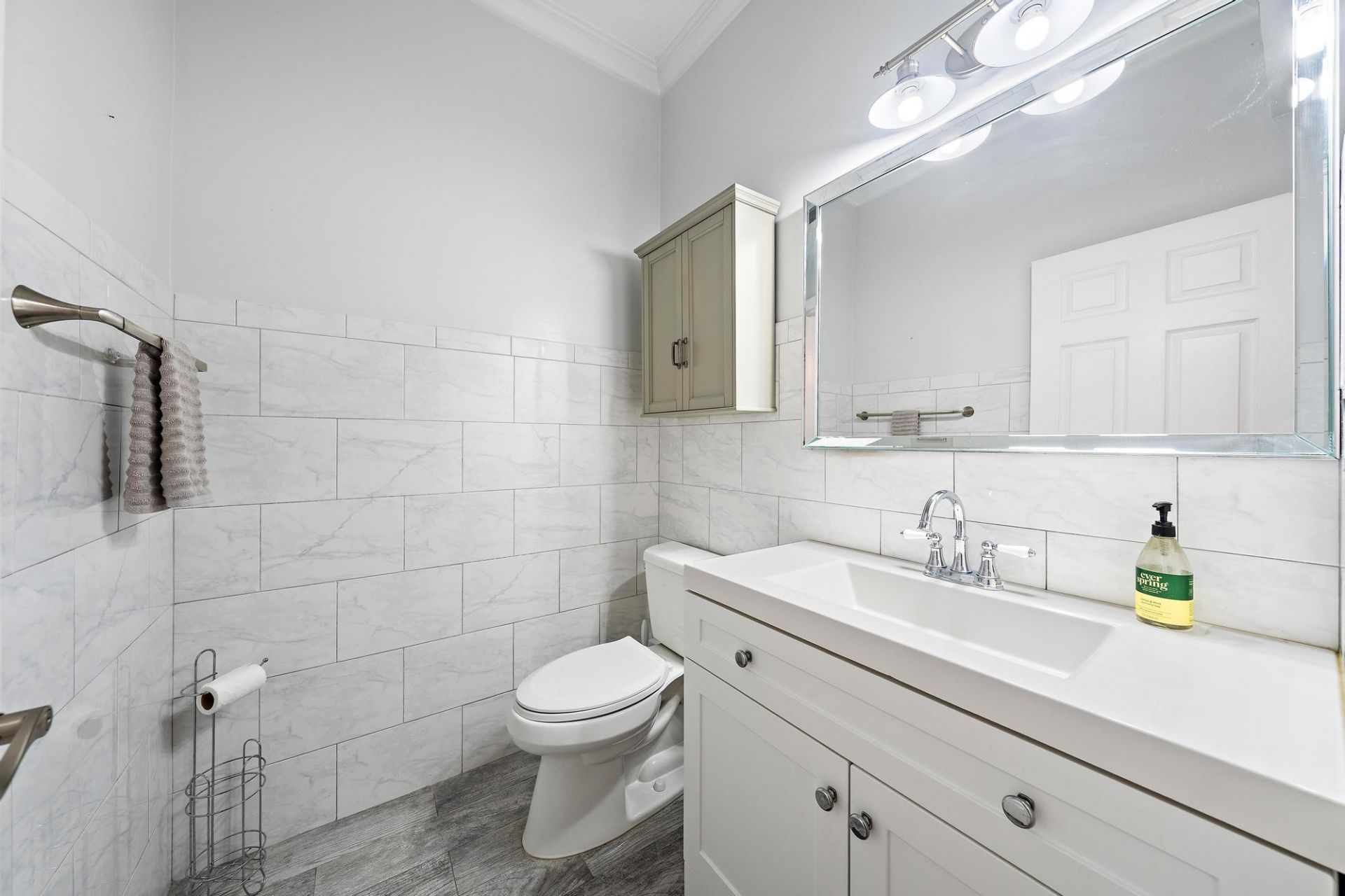 1088 Via Jardin, Riviera Beach, FL 33418 Photo