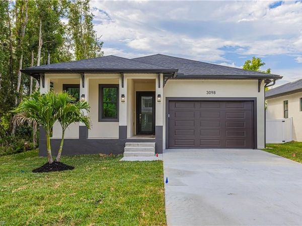 3098 Pine Tree DR , NAPLES, FL 34112