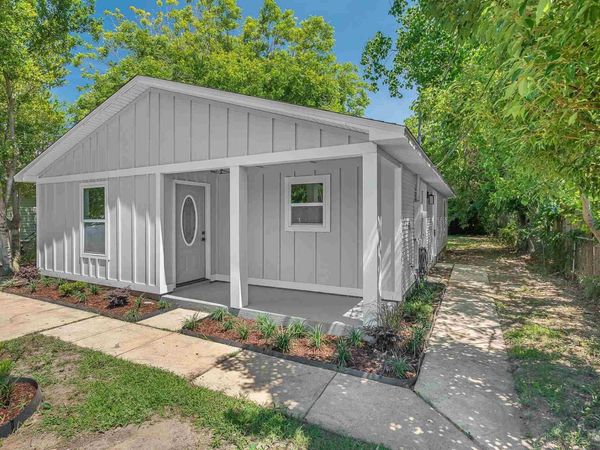 1802 W Godfrey St, Pensacola, FL 32501